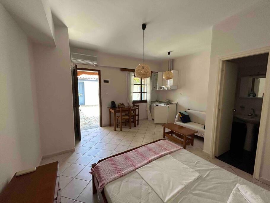 Cozy Studio In Skala, Agistri Lejlighed Eksteriør billede